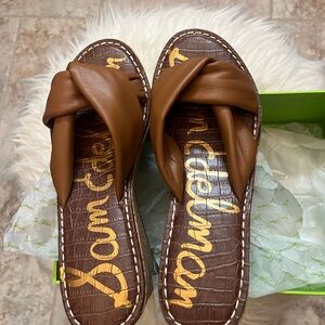 Brand new in box Sam Edelman Ramsey Sandal wedge in Saddle. Size 8.5